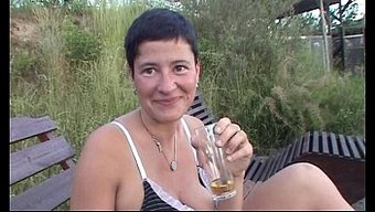 Alman Güzeli Christine, Pov Bir Videoda Sakso Çekiyor