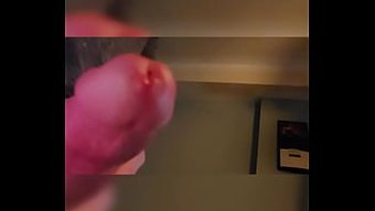 Büyük Yarraklar Ve Güçlü Babalarla Boşalmalar, Pis Konuşmalar Ve Sıcak Gay Porno