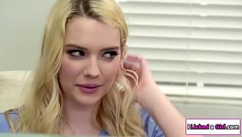 Kenna James Ve Doktor Cherie Lezbiyen Eğlencesine Dalıyor