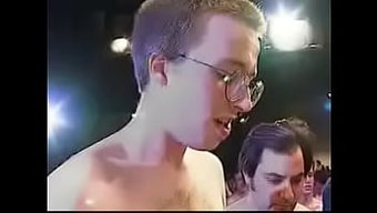 Jasmin St.Claire'In 1996'Daki Devasa Grup Seks - Bölüm 1