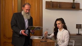 Uzun Saçlı Harika Rus Öğretmeni Yaramaz Oluyor