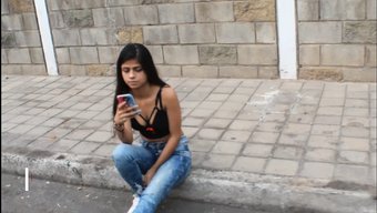 Ispanyol Bebek Halka Açıkta Sikişiyor