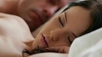 Büyüleyici Genç Megan Rain, Bu Sıcak Videoda Yüzüne Sikişiyor Ve Yüzüne Boşalıyor