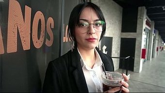 Sekreterim Sürekli Çalışmak Yerine Onu Becermemi Istiyor.