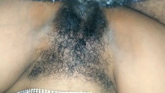 Milf Sekreteri Radha Bhabhi, Kıllı Amını Hd Videoda Deliyor