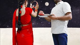 Amatör Çift Ilk Karva Chauth'Larını Vahşi Ve Sapık Bir Geceyle Kutluyor