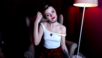 Emelys'In Avrupalı Güzeli Sıcak Bir Solo Videoda