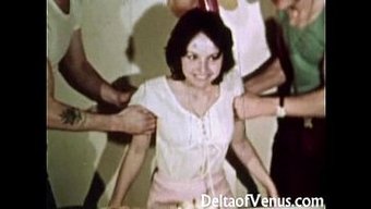 Tüysüz Esmer Retro Üçlüde - Mutlu Sikiş Günü!