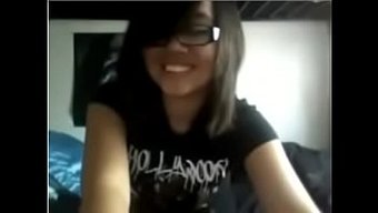 Ayumi'Nin Webcam Şovunun Duygusallığına Kendinizi Kaptırın