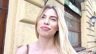 Ince Öğrenci Melina, Alman Izciyle Ilk Anal Deneyimini Yaşıyor
