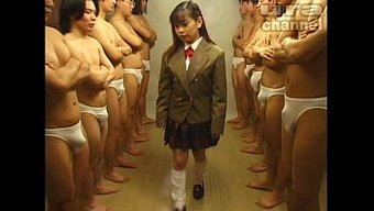 Sansürsüz Japon Grup Seks, Bukkake Ve Oral Eylemle