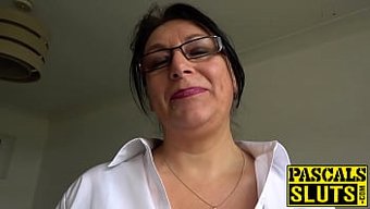 Olgun Kadın Sert Bir Gerçeklik Videosunda Yüzüne Sikişiyor Ve Hakimiyet Altına Alınıyor