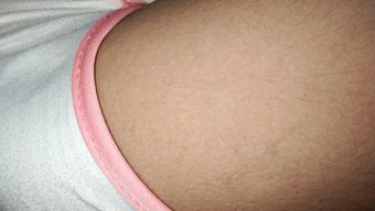 Desi Genç Kızın Sıvazlama Ve Cowgirl Sürüşüyle En Üst Düzey Zevki Yaşayın