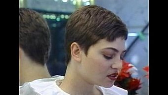 Max Hardcore, Anal Odaklı Bir Videoda Duygusal Parmaklama Ve Tıraş Eylemini Yönlendiriyor