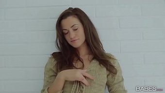 Genç (18+) Üçlü Hd Videoda Senin Için Dans Ediyor
