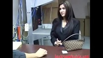 Milf Latin, Açıklayıcı Bir Video Için Döküm Yapmaya Ikna Ediliyor