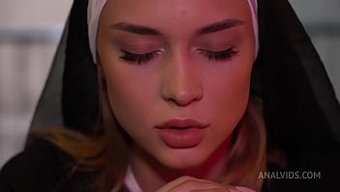 Loren Strawberry'Nin Derin Anal Laneti Ve Çoraplarına Boşalması