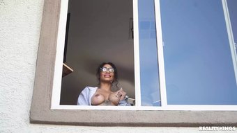 Lezbiyen Squirting: Islak Ortamda Kadın Mastürbasyonu Ve Parmaklama