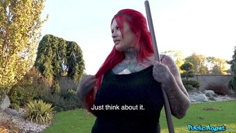 Evli Ve Boşanmakta Olan Büyük Memeli Gotik Güzellik Sabien Demonia, Bir Yabancıyla Sıcak Bir Halka Açık Ilişkiye Sahip.