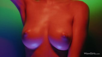 Dünyanın En Baştan Çıkarıcı Kızı Olan Sonya Blaze, Kusursuz Fiziğini Bu Yüksek Çözünürlüklü Videoda Yağla Ve En Iyi Softcore Içeriğiyle Sergiliyor.
