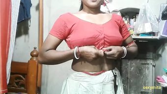 Büyük Popolu Milf Ev Yapımı Videoda Parmaklanıyor Ve Orgazm Oluyor