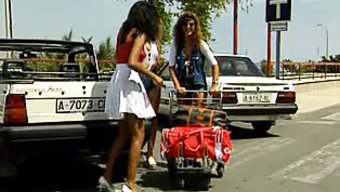 Gilly Sampson Ve Draghixa Laurent Ile Eski Bir Lezbiyen Sahnesi