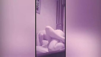 Üniversiteli Kızın Sadakatsizliğini Yakalayan Gizli Kamera