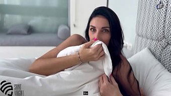 Ingiliz Milf Pembe Amını Siktiriyor