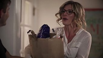Cory Chase'In Missax Serisinin Ikinci Bölümünde Baskın Bir Adamla Duygusal Bir Karşılaşması