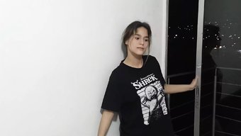 Latin Üvey Kız Kardeş Ev Yapımı Videoda Balkonda Sikişiyor