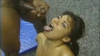 Vintage Alman Porno: Lexi Erickson Büyük Bir Yarrağıyla Hareket Ediyor