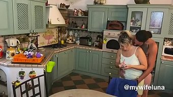 Ev Yapımı Porno Filmde Yüzüne Boşalma Ve Derin Boğaz Eylemi