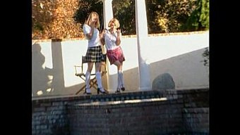 Genç Çift Katie Morgan Ve Madison Bu Sıcak Videoda Yaramazlık Yapıyorlar