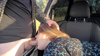 Evli Bir Adam, Tombul Karısının Bir Sınır Kontrol Memuru Tarafından Hem Vajinal Hem De Anal Olarak Tutkulu Bir Şekilde Becerilmesine Razı Oluyor, Bu Da Bol Göğüslerine Boşalmayla Sonuçlanıyor.