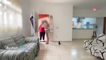 Fer Ksado'Nun Amatör Pov Videosu, Halka Açık Ve Külotsuz Bir Kurye Sürprizi Ile.