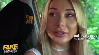 Avrupalı Sarışın Bebek Marilyn Crystal, Sürücü Öğretmeniyle Yoğun Bir Seksin Tadını Çıkarıyor