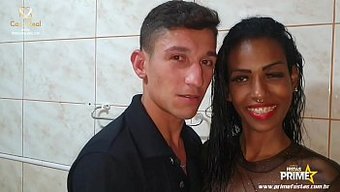 Leona Senna Ve Cariocaa, Sıradan Bir Partide Sıcak Bir Üçlüden Keyif Alıyorlar