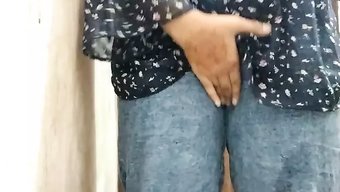 Olgun Ve Genç Lezbiyen Çift, Ev Yapımı Videoda Anal Oyunun Tadını Çıkarıyor