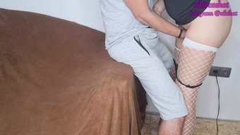 Ukraynalı Milf Kocasını Arkadaşıyla Paylaşıyor