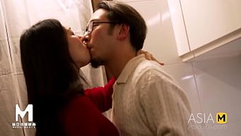 Bu Yüksek Çözünürlüklü Porno Videosunda Büyük Göğüsler Ve Oral Seks Bol Miktarda Var