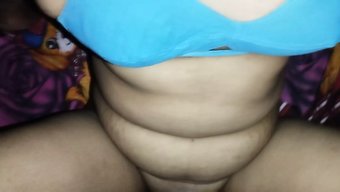 Ev Yapımı Videoda Olgun Bir Çift Inliyor Ve Kirli