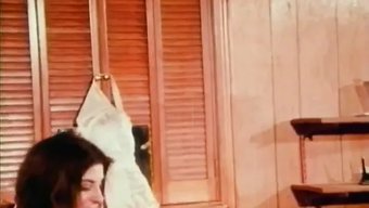 Şık Bir Dokunuşla Retro Am Yalama Sahnesi
