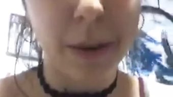 Ispanyol Kız Ve Erkek Arkadaşının Birlikte Eğlendiği Bir Periskop Videosu