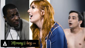 Azgın Öğretmen Eğlence Için Bir Öğrenciden Diğerine Geçiyor
