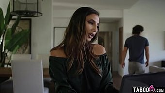 Gianna Dior, Üçlüde Yabancının Büyük Yarağı Için Islanıyor
