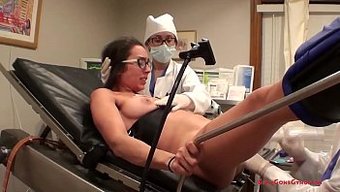 Doktor Tampa'Nın En Son Videosunda Büyük Göğüsler, Gizli Kamera Ve Büyük Orgazmlar