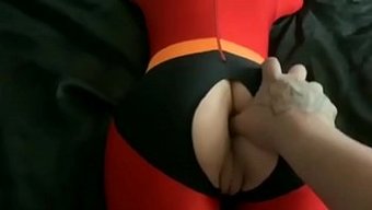 Cosplay'Deki Genç 18+ Kız, Amını Siktiriyor