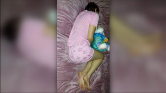 Pov: Genç Üvey Yeğeninin Yatak Odasında Sıkı Amcasıyla Samimi Karşılaşması