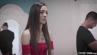 Seksi Üvey Baba, Üvey Kızı Jaye Summers'I Sikişledi.