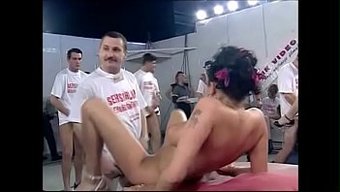 Göğüslü Avrupalı Bebek Klaudia Figura, Sıcak Ve Sıcak Bir Seks Derlemesinde